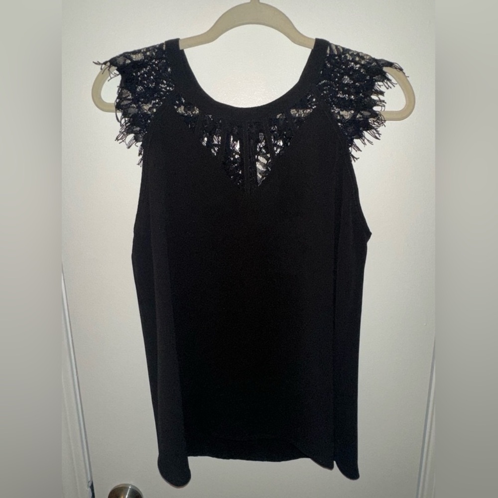 41 HAWTHORN Black Lace Accent Tank Top